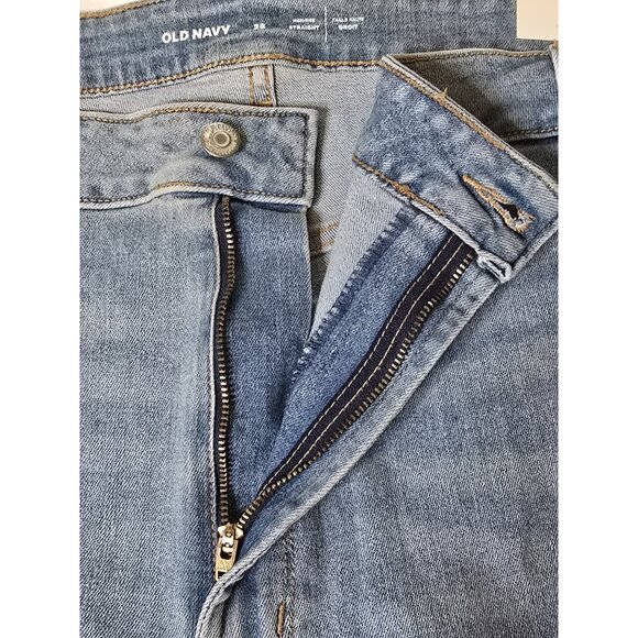 Old Navy women’s Light Wash High Rise Straight Jeans- Size 28- Plus Size- NWT - Picture 6 of 9